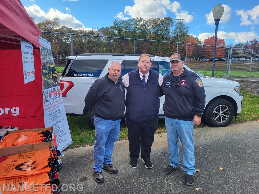 2025 Nanuet Fall Festival . Oct 26, 2025. Lake Nanuet. 
Great day to be out with our friends from Nanuet. Photos by Vincent P Tuzzolino