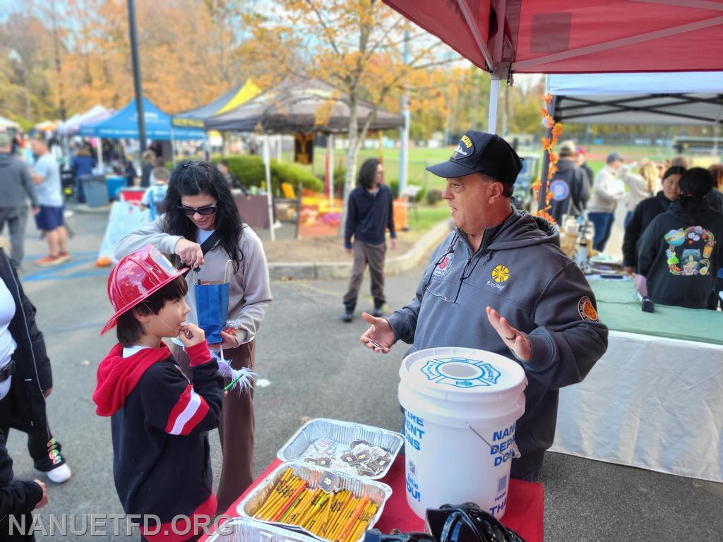 2025 Nanuet Fall Festival . Oct 26, 2025. Lake Nanuet. 
Great day to be out with our friends from Nanuet. Photos by Vincent P Tuzzolino